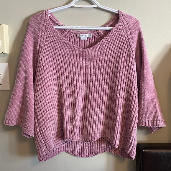 SOLD 🚫 LAST CHANCE ⚠️Super Soft Sweater - Picture 3 of 4